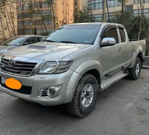 Toyota Hilux 2013 Teal