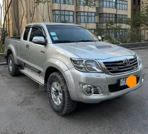 Toyota Hilux 2013 Teal