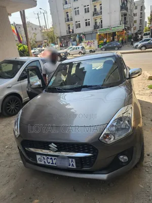 Suzuki Swift 2022 Gray