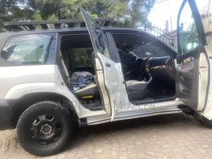 Toyota Land Cruiser 2008 White