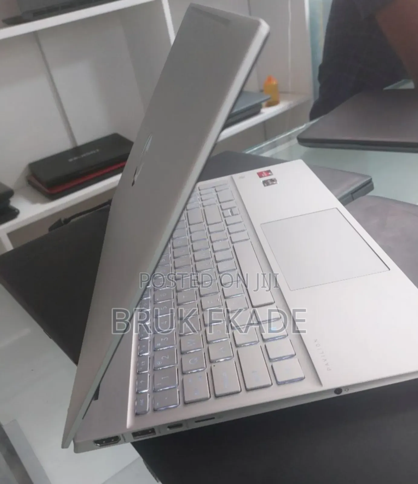 New Laptop HP Compaq 500 8GB AMD Ryzen 5 SSD 512GB