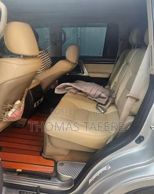 Toyota Land Cruiser 2011