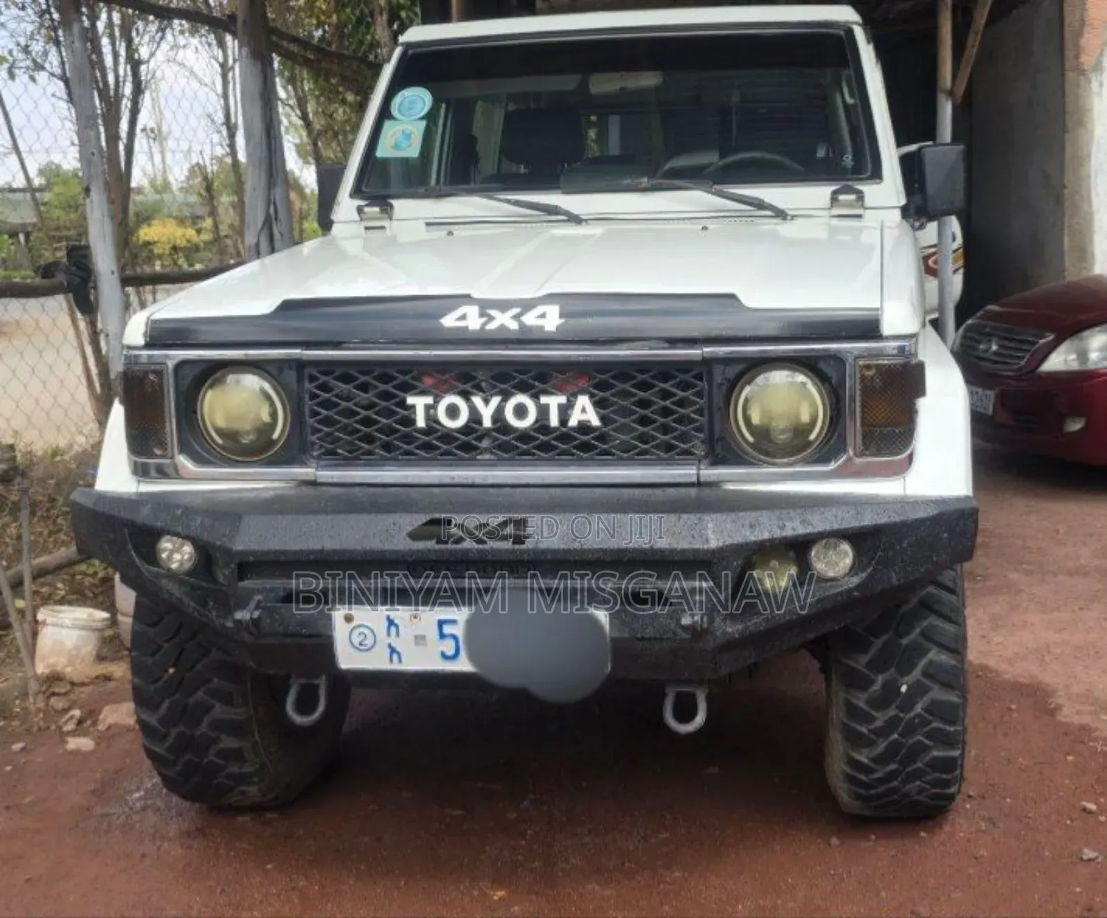 Toyota Land Cruiser 1990 White