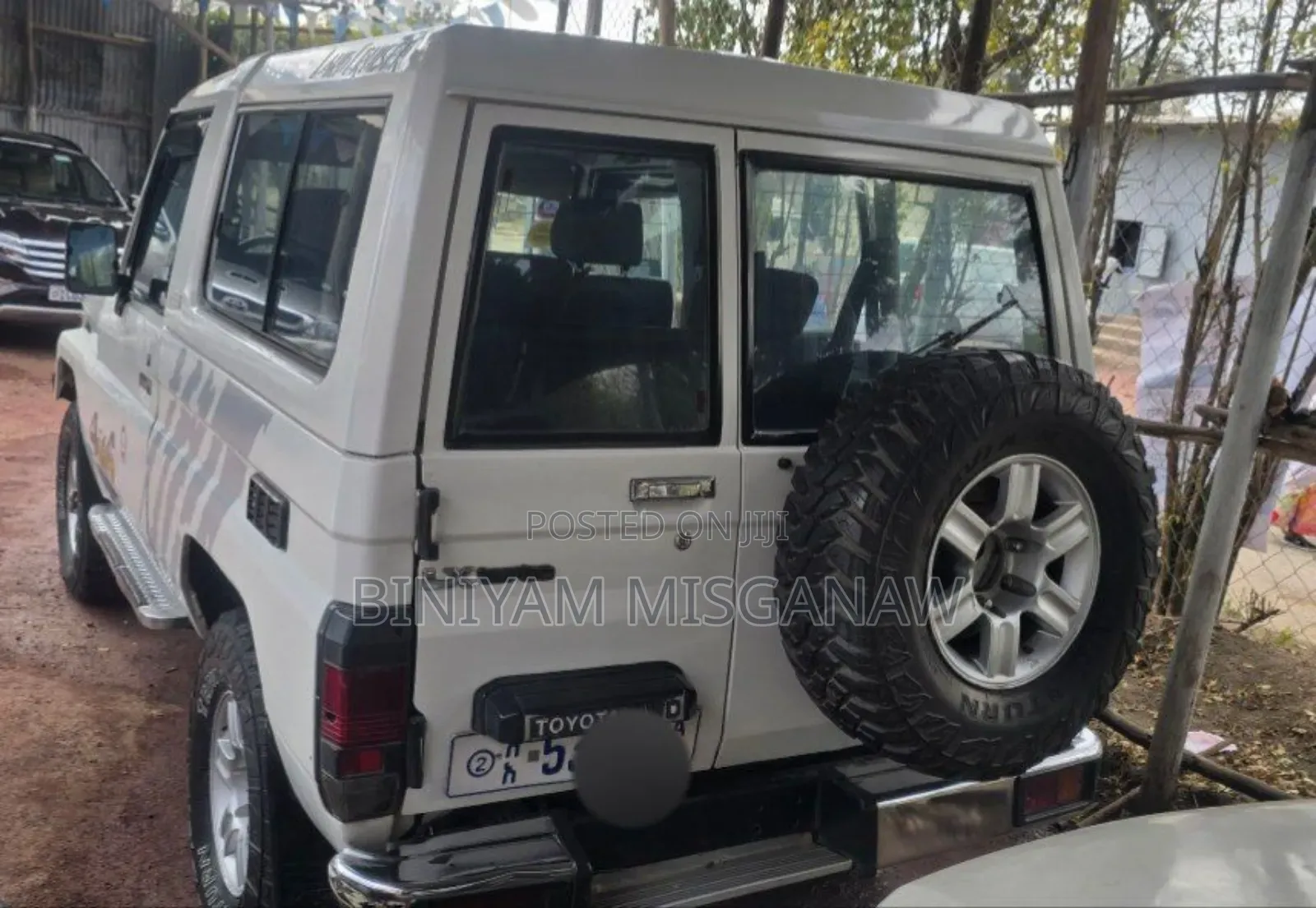 Toyota Land Cruiser 1990 White