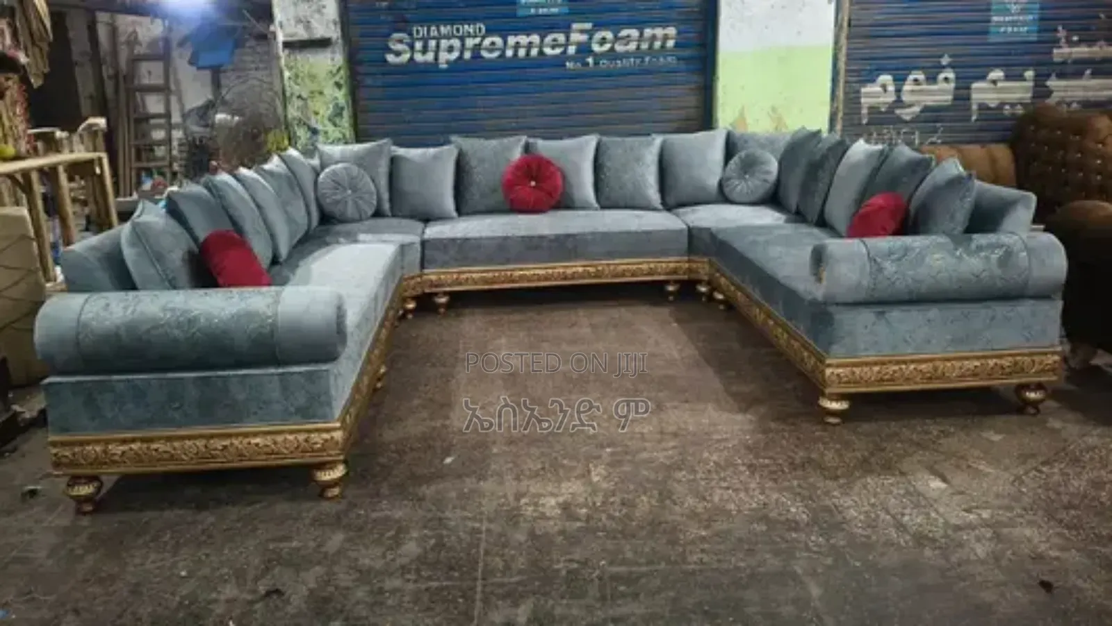 Victorian Sofa Design With Table
