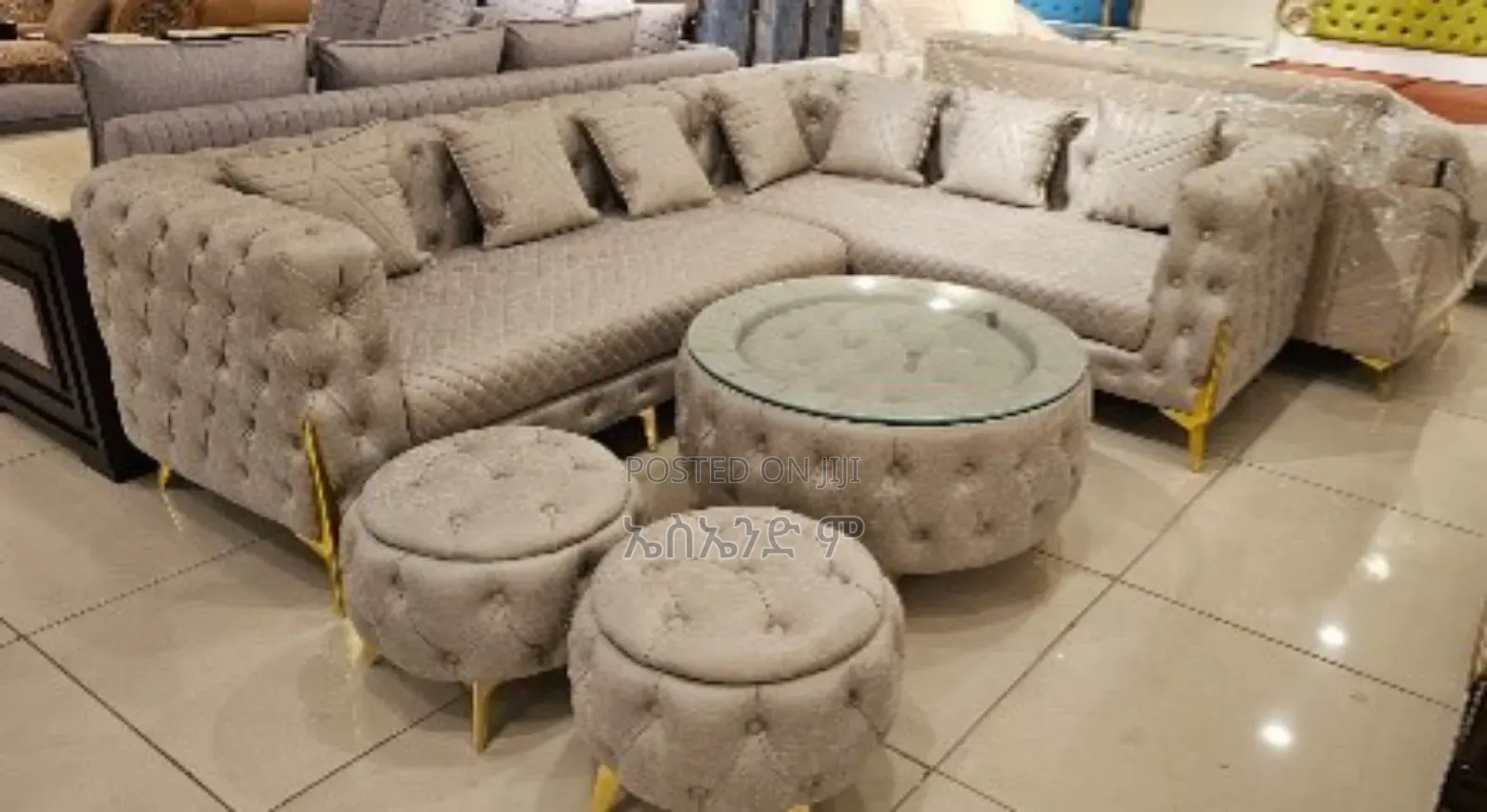 Edwardian Sofa Design With Table
