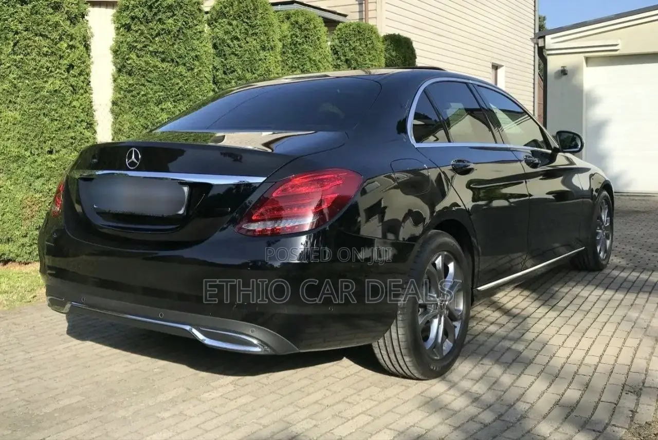 Mercedes-Benz C180 2017 Black