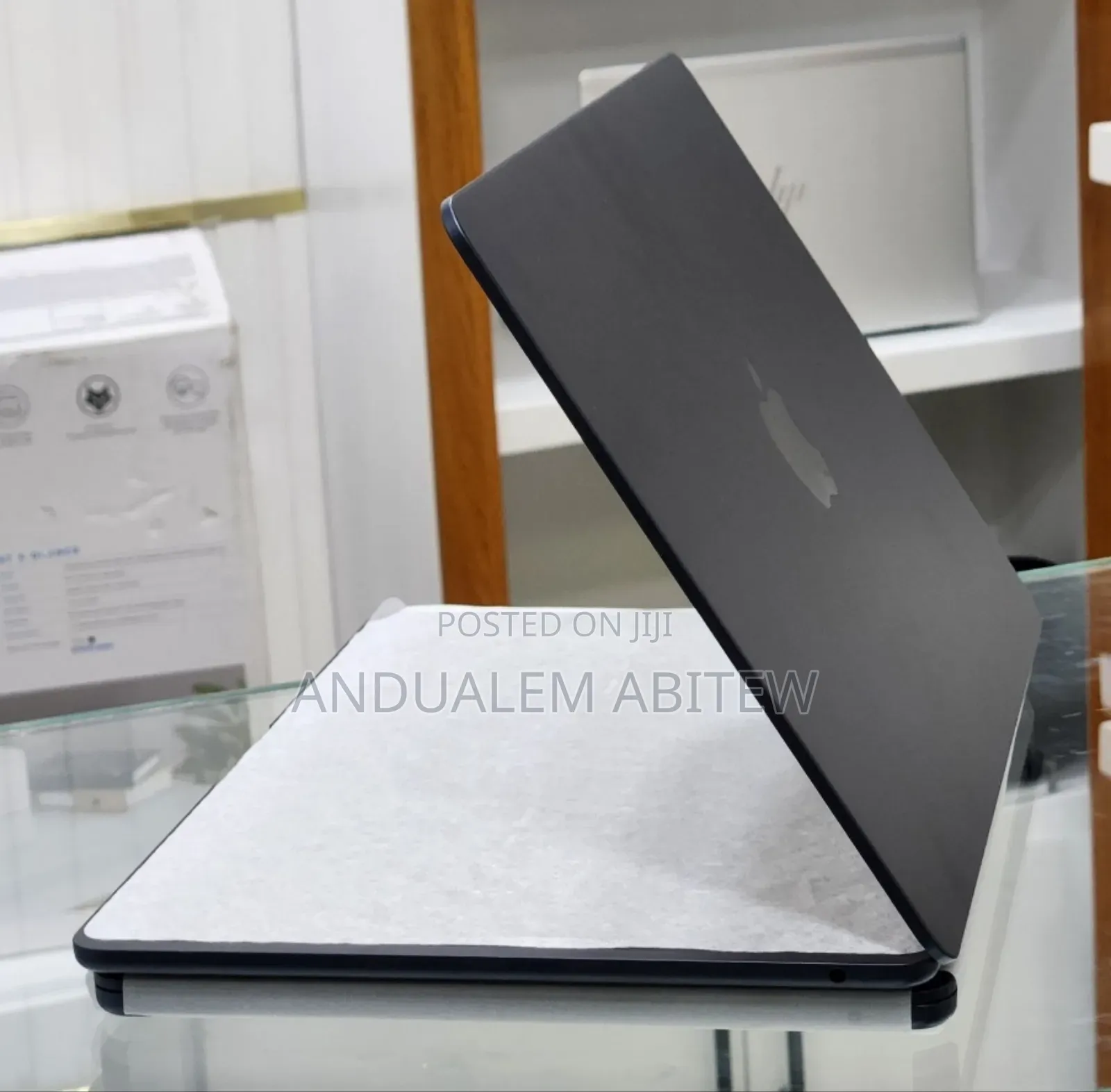 New Laptop Apple MacBook Air 2024 M3 13-Inch 16GB Apple M4 SSD 256GB