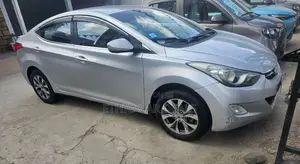 Hyundai Elantra GLS Sedan FWD (1.8L 4cyl 6A) 2013 Silver