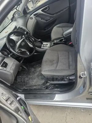 Hyundai Elantra GLS Sedan FWD (1.8L 4cyl 6A) 2013 Silver