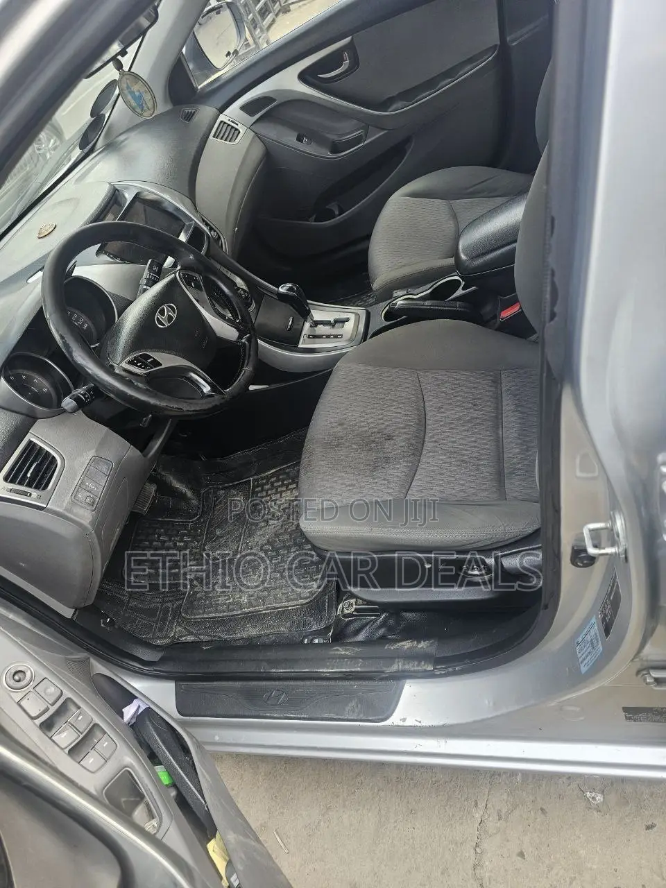 Hyundai Elantra GLS Sedan FWD (1.8L 4cyl 6A) 2013 Silver