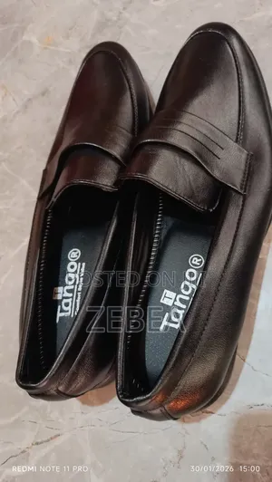 ለሱፍ የሚሆን Pure Original Size 42 አድስ አበባ ይደውሉ እናደርሳለን።