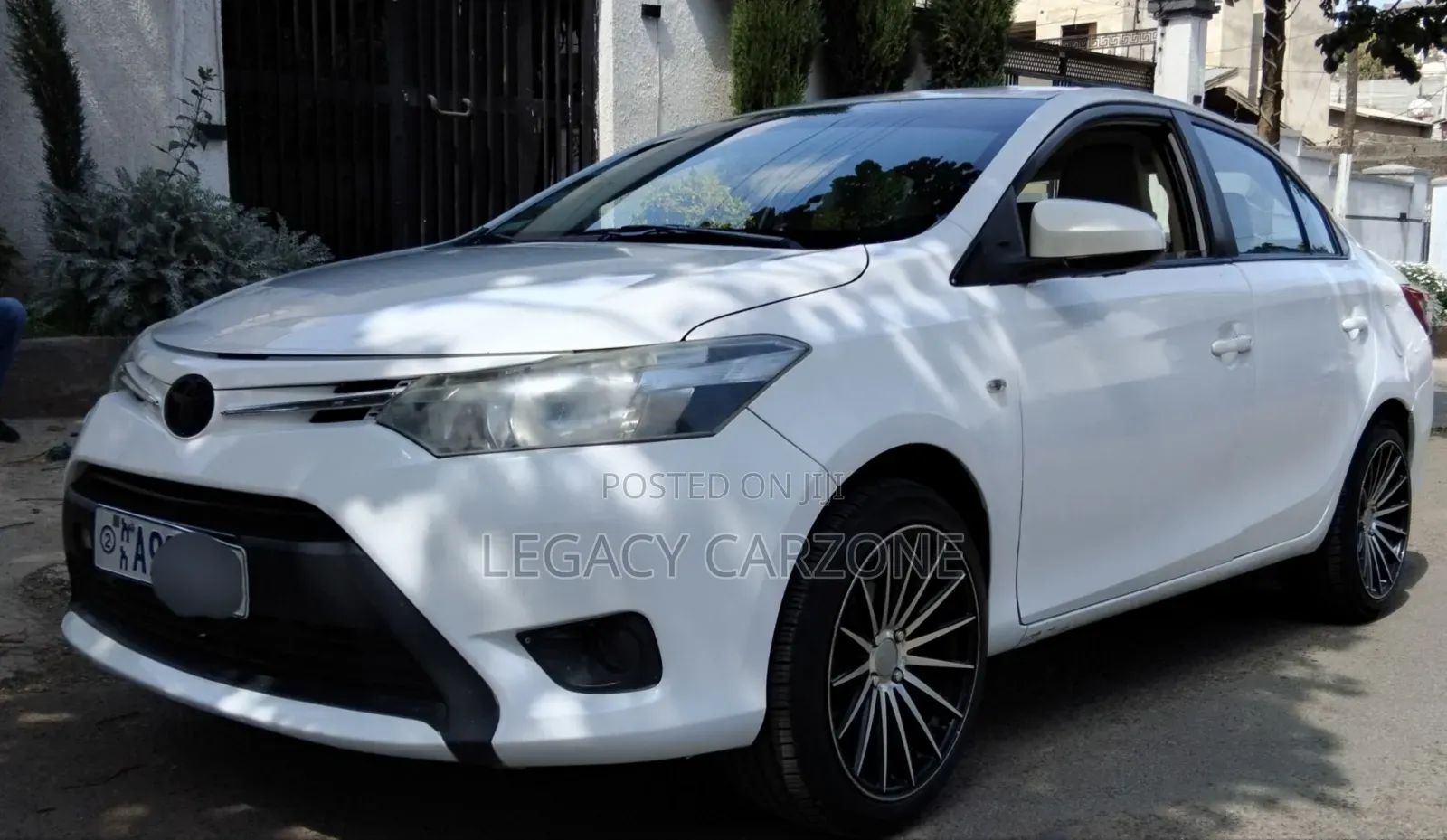 Toyota Yaris 2013 White