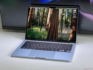 New Laptop Apple MacBook Air 2025 M4 13-Inch 16GB Apple M4 SSD 256GB