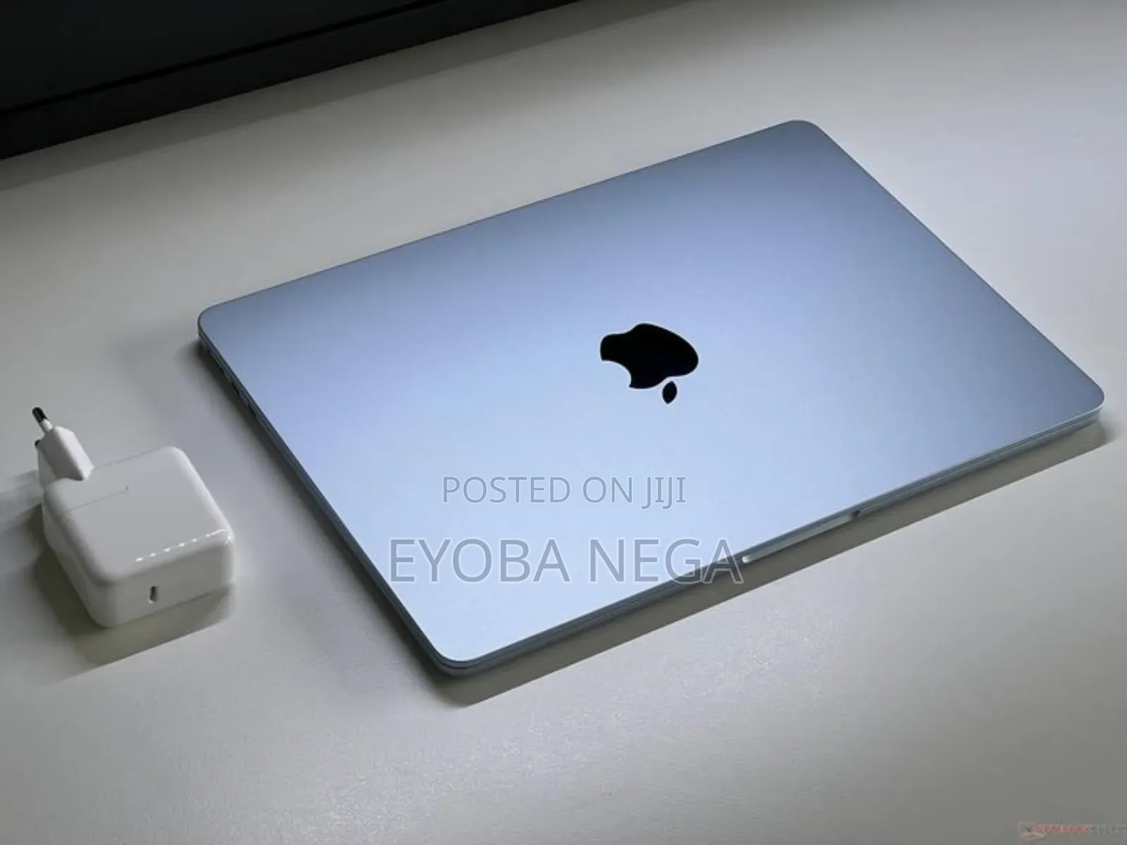 New Laptop Apple MacBook Air 2025 M4 13-Inch 16GB Apple M4 SSD 256GB