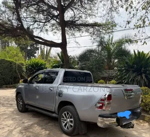 Toyota Hilux 2020 Blue