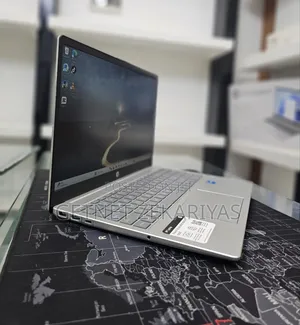 New Laptop HP 8GB Intel Core I3 SSD 256GB