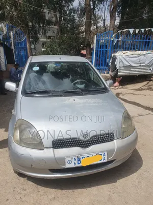 Toyota Vitz 2001 Silver