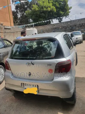 Toyota Vitz 2001 Silver