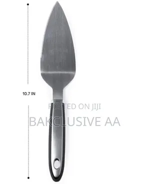 Superjulie Cake Cutter With Serrated Edge