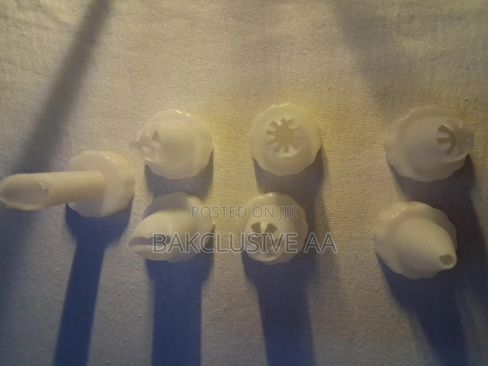 Cake Pipeing Syringe With 8 Nozzles