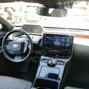 Toyota bZ4X 2023 Silver