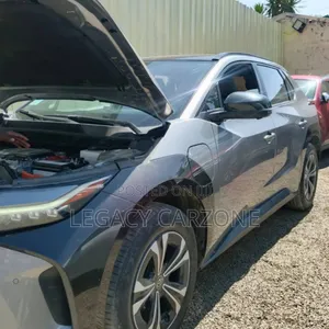 Toyota bZ4X 2023 Silver