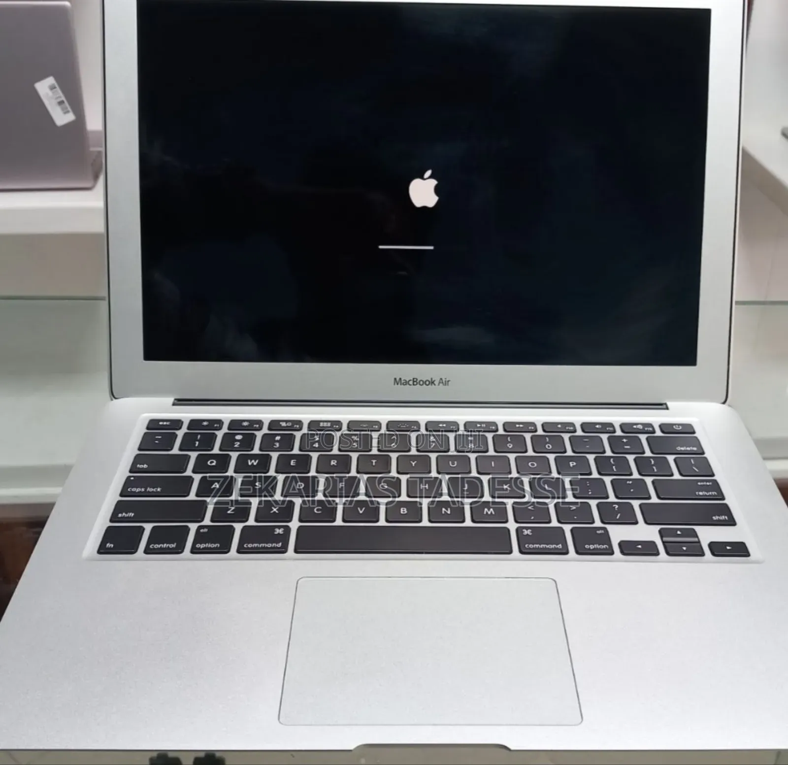 New Laptop Apple MacBook Air 2015 8GB Intel Core I5 SSD 256GB