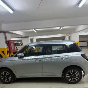 Suzuki Swift 2024 Silver