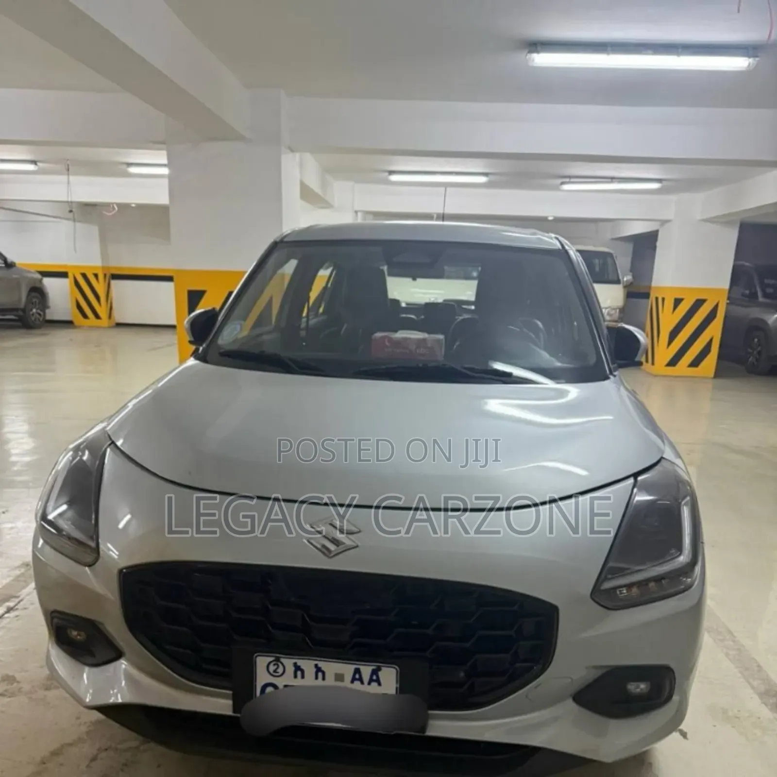 Suzuki Swift 2024 Silver