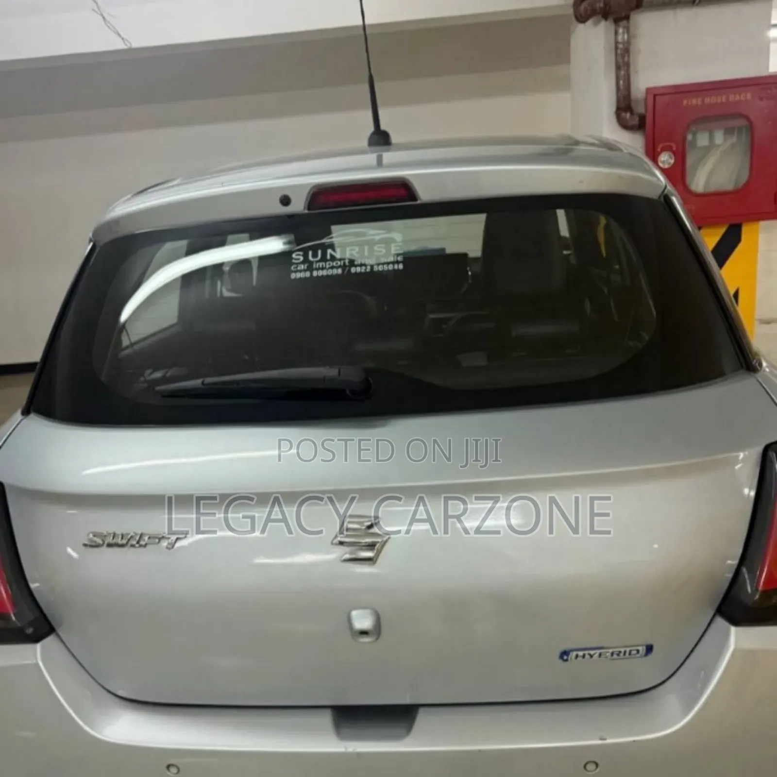 Suzuki Swift 2024 Silver