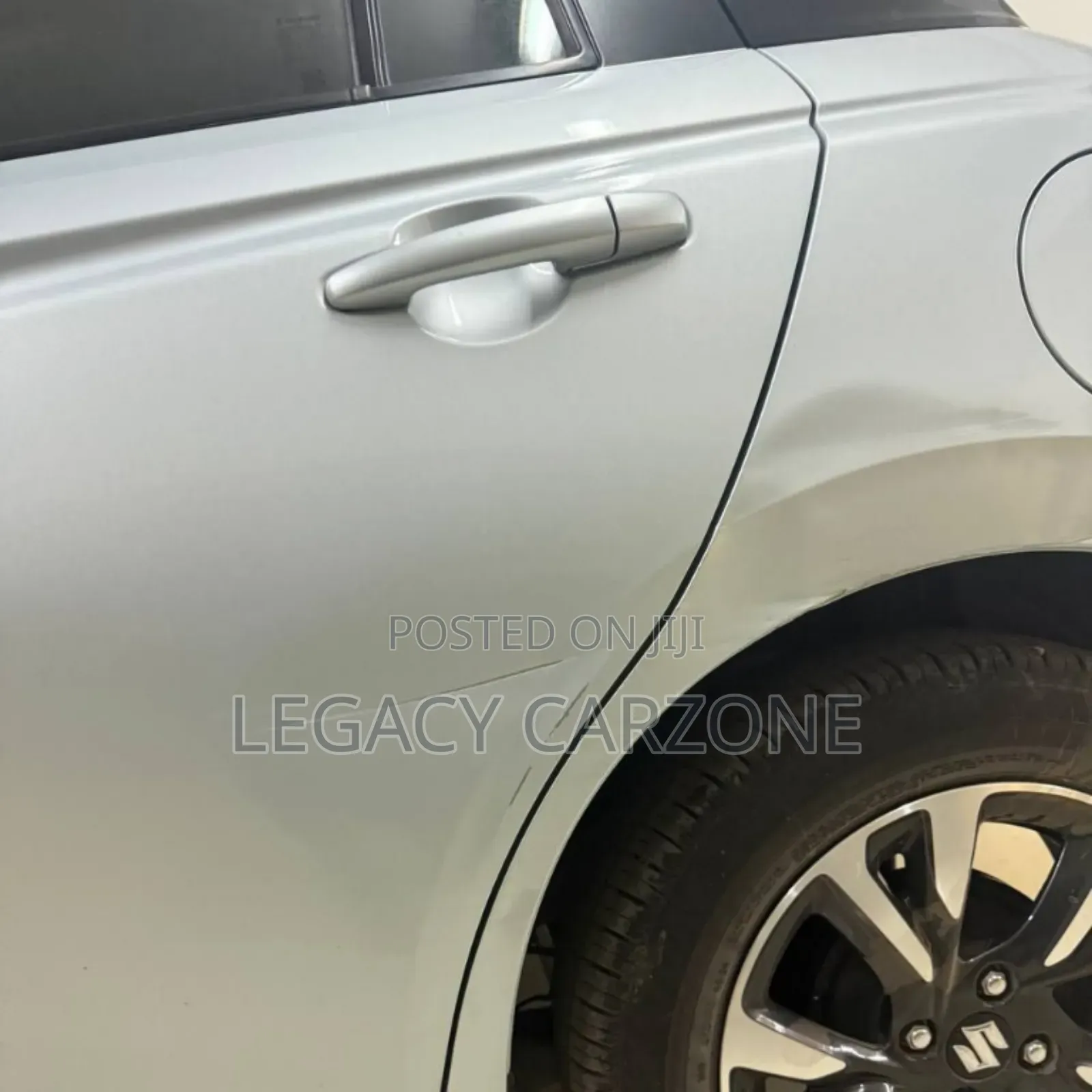 Suzuki Swift 2024 Silver