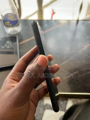 New Apple iPhone SE 64 GB Blue