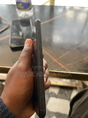 New Apple iPhone SE 64 GB Blue