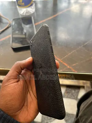 New Apple iPhone SE 64 GB Blue