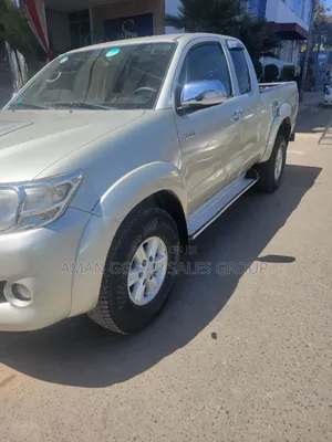 Toyota Hilux 2013 Silver