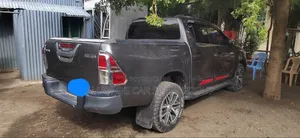 Toyota Hilux 2019 Gray