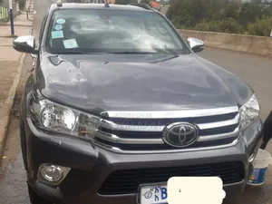 Toyota Hilux 2018 Matt Black