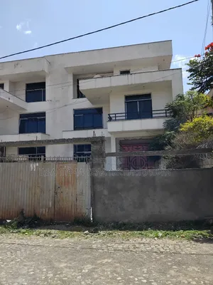 8bdrm Townhouse/Terrace in አያት ዞን ኮምፋውንድ ውስጥ, Yeka for sale