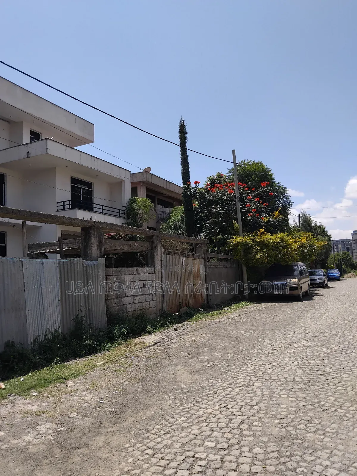 8bdrm Townhouse/Terrace in አያት ዞን ኮምፋውንድ ውስጥ, Yeka for sale