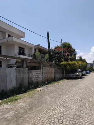 8bdrm Townhouse/Terrace in አያት ዞን ኮምፋውንድ ውስጥ, Yeka for sale