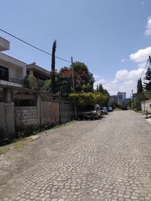 8bdrm Townhouse/Terrace in አያት ዞን ኮምፋውንድ ውስጥ, Yeka for sale