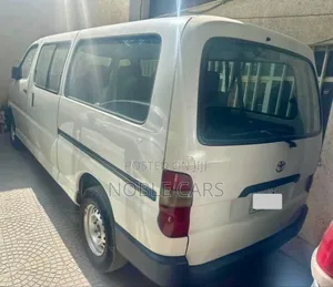 Toyota HiAce 2010 White