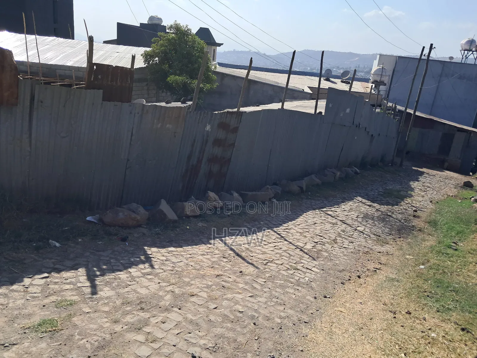 ካራ መድሀኒአለም ፈራሽቤት ያለው ነባር ይዞታ የሚሸጥ