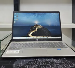 New Laptop HP 8GB Intel Core I3 SSD 256GB