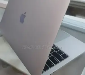 New Laptop Apple MacBook Pro 2020 8GB Intel Core I5 SSD 256GB