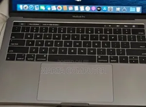 New Laptop Apple MacBook Pro 2019 16GB Intel Core I7 SSD 256GB