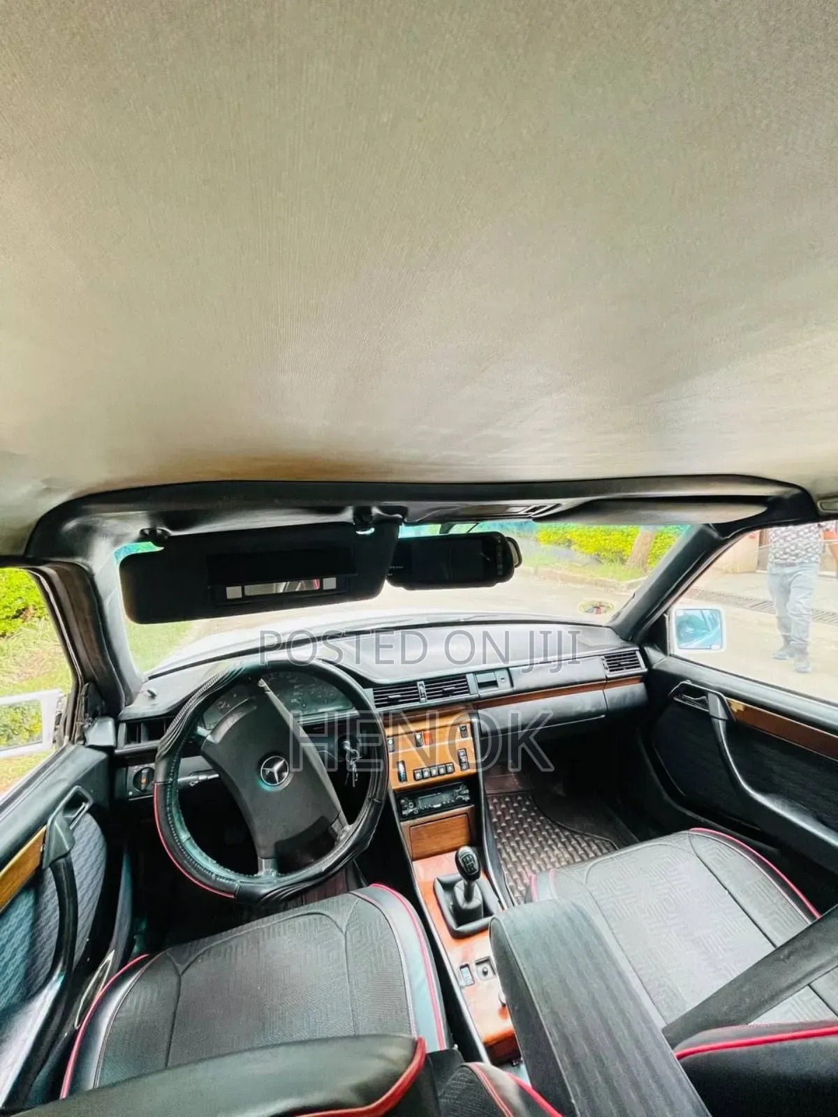 Mercedes-Benz 230E 1986 White