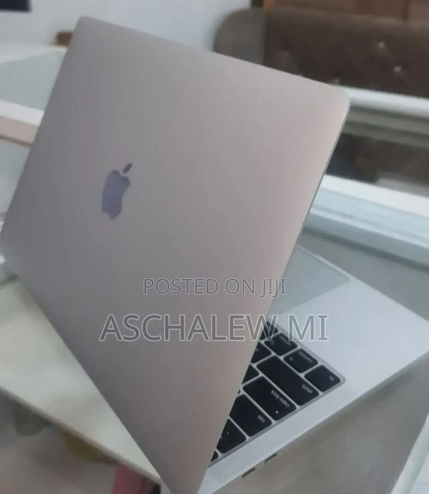 New Laptop Apple MacBook Pro 2020 8GB Intel Core I5 SSD 256GB