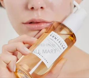 Skin1004 Madagascar Centella Light Cleansing Oil